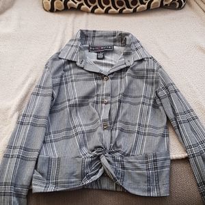 Black and gray cropped shirt